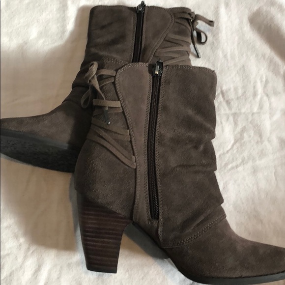 Clark’s Suede Boot - Picture 3 of 6